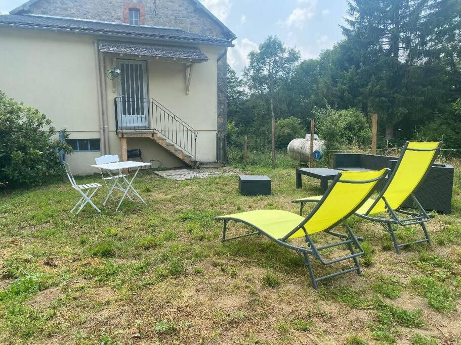 Petite Maison En Auvergne Giat 外观 照片