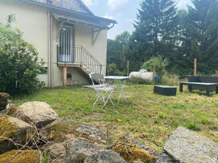 Petite Maison En Auvergne Giat 外观 照片